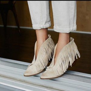 Coconuts by Matisse | Faux Suede Light Tan/Taupe Fringe Booties Stacked Heel 7.5